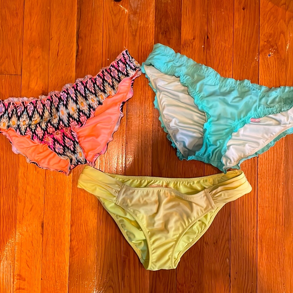Lot of 3 Victoria’s Secret Low Rise Bikini Bottoms - size medium